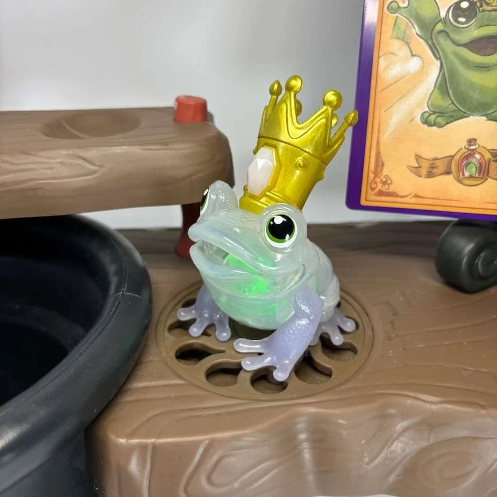Little Tikes Magic Workshop w/ Cauldron, Frog Spellbook Mushroom- WORKS- No Plug